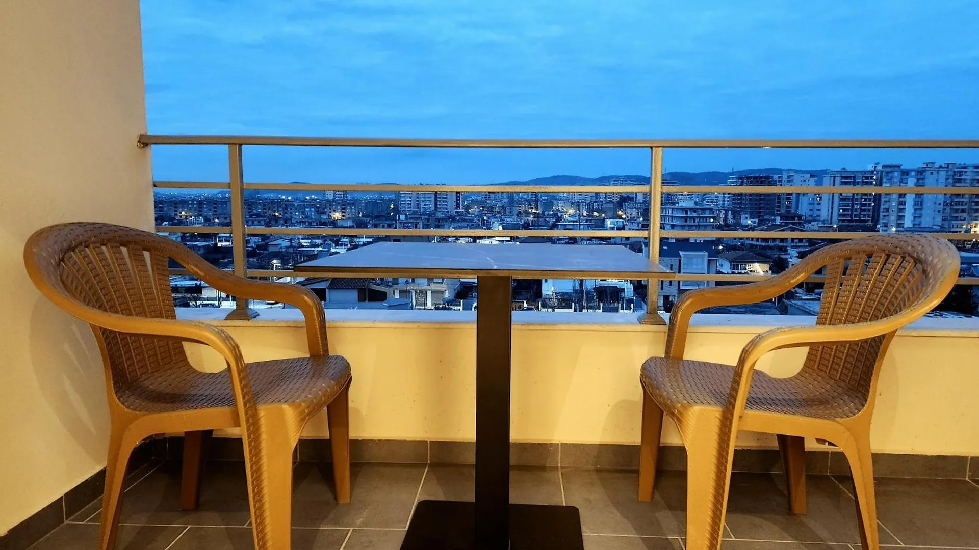 Luxury And Cozy Apartments 150 Meters From The Beach, 750 Meters From Lungo Mare Vlorë