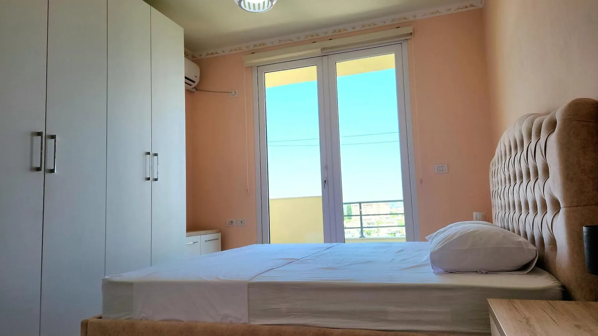Luxury And Cozy Apartments 150 Meters From The Beach, 750 Meters From Lungo Mare Vlorë