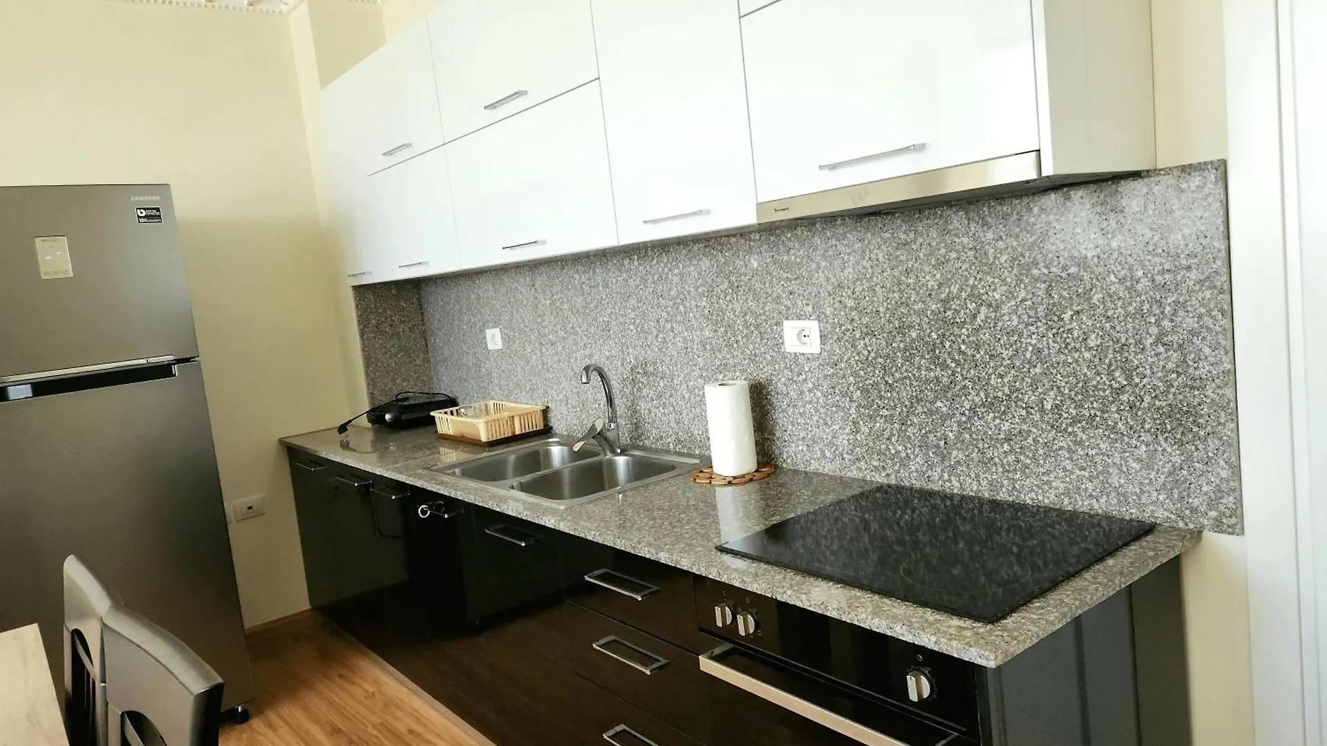 Luxury And Cozy Apartments 150 Meters From The Beach, 750 Meters From Lungo Mare Vlorë
